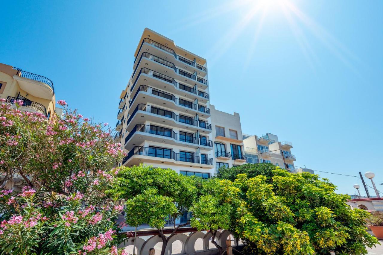Апартаменты Islet Promenade Seafront Penthouse With Breathtaking Seaviews And Private Hot Tub On The Large Terrace By Getawaysmalta *