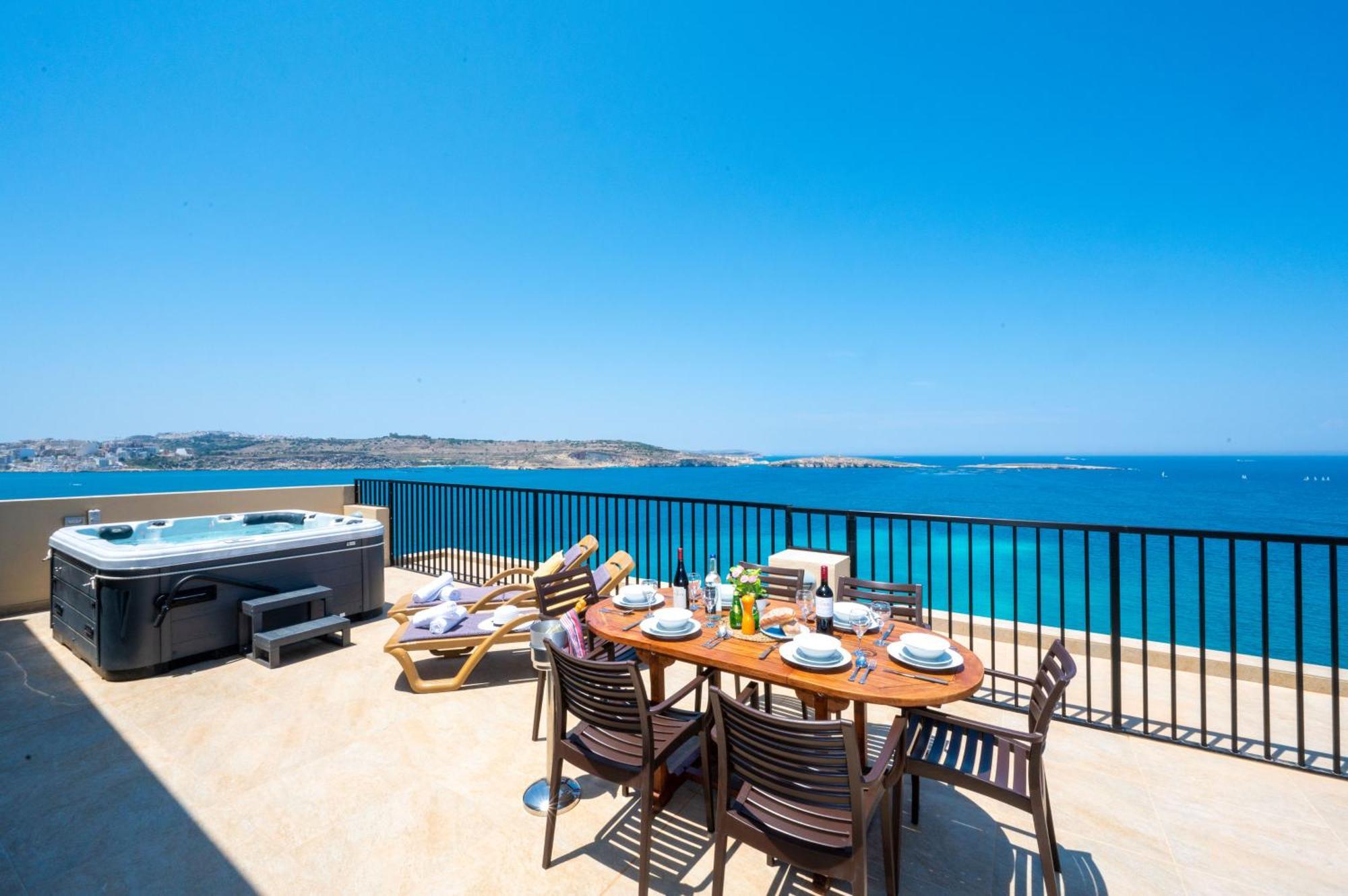Islet Promenade Seafront Penthouse With Breathtaking Seaviews And Private Hot Tub On The Large Terrace By Getawaysmalta Апартаменты Сент-Полс-Бей