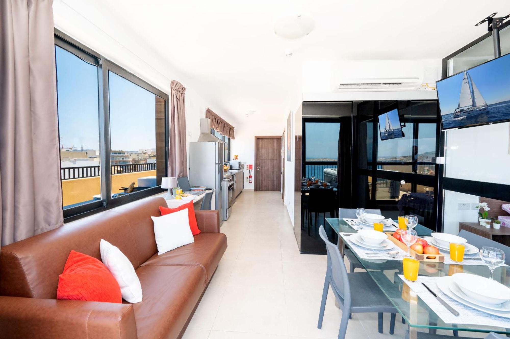 Apartament Islet Promenade Seafront Penthouse With Breathtaking Seaviews And Private Hot Tub On The Large Terrace By Getawaysmalta St. Paul's Bay