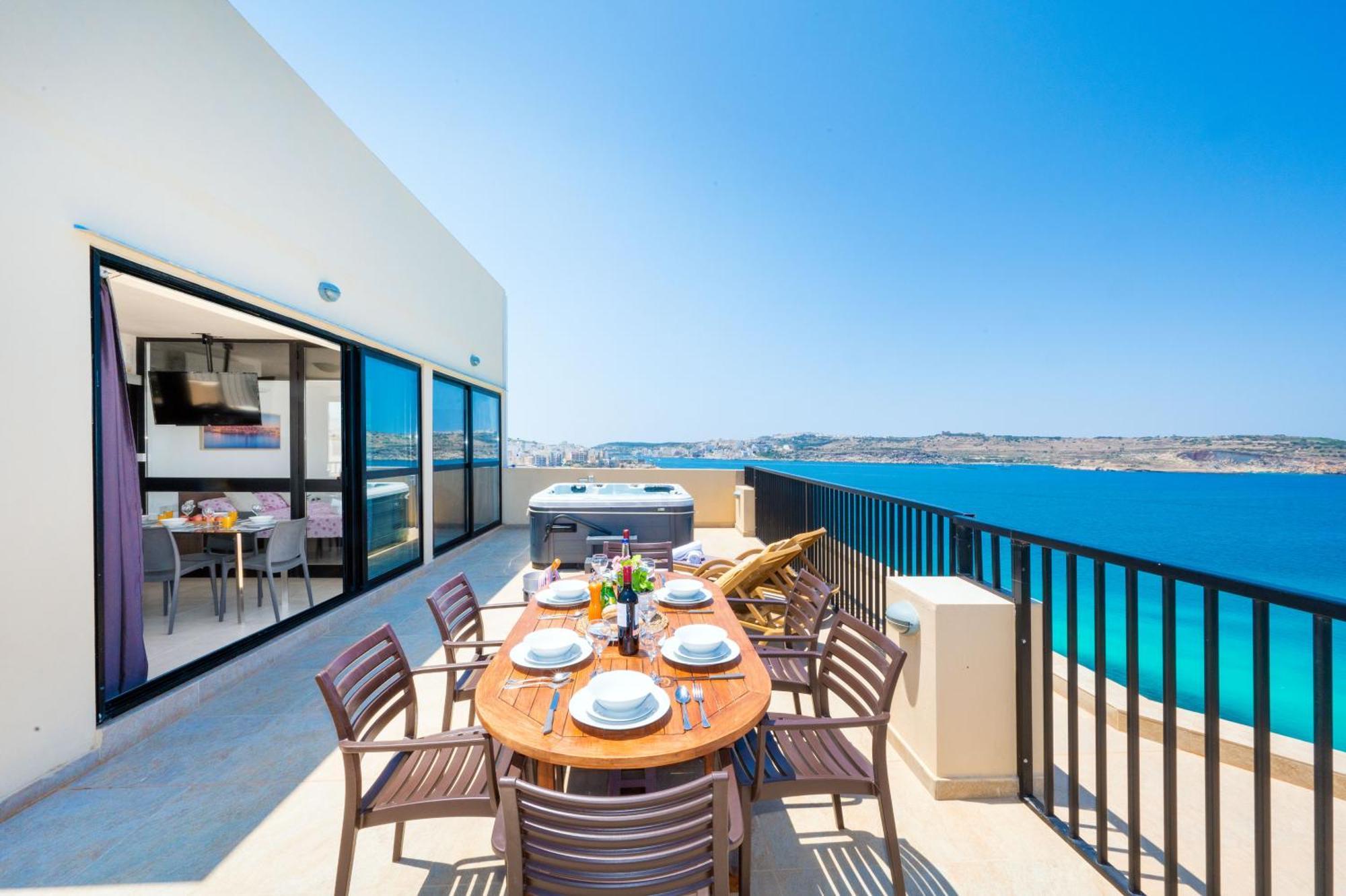 Апартаменты Islet Promenade Seafront Penthouse With Breathtaking Seaviews And Private Hot Tub On The Large Terrace By Getawaysmalta