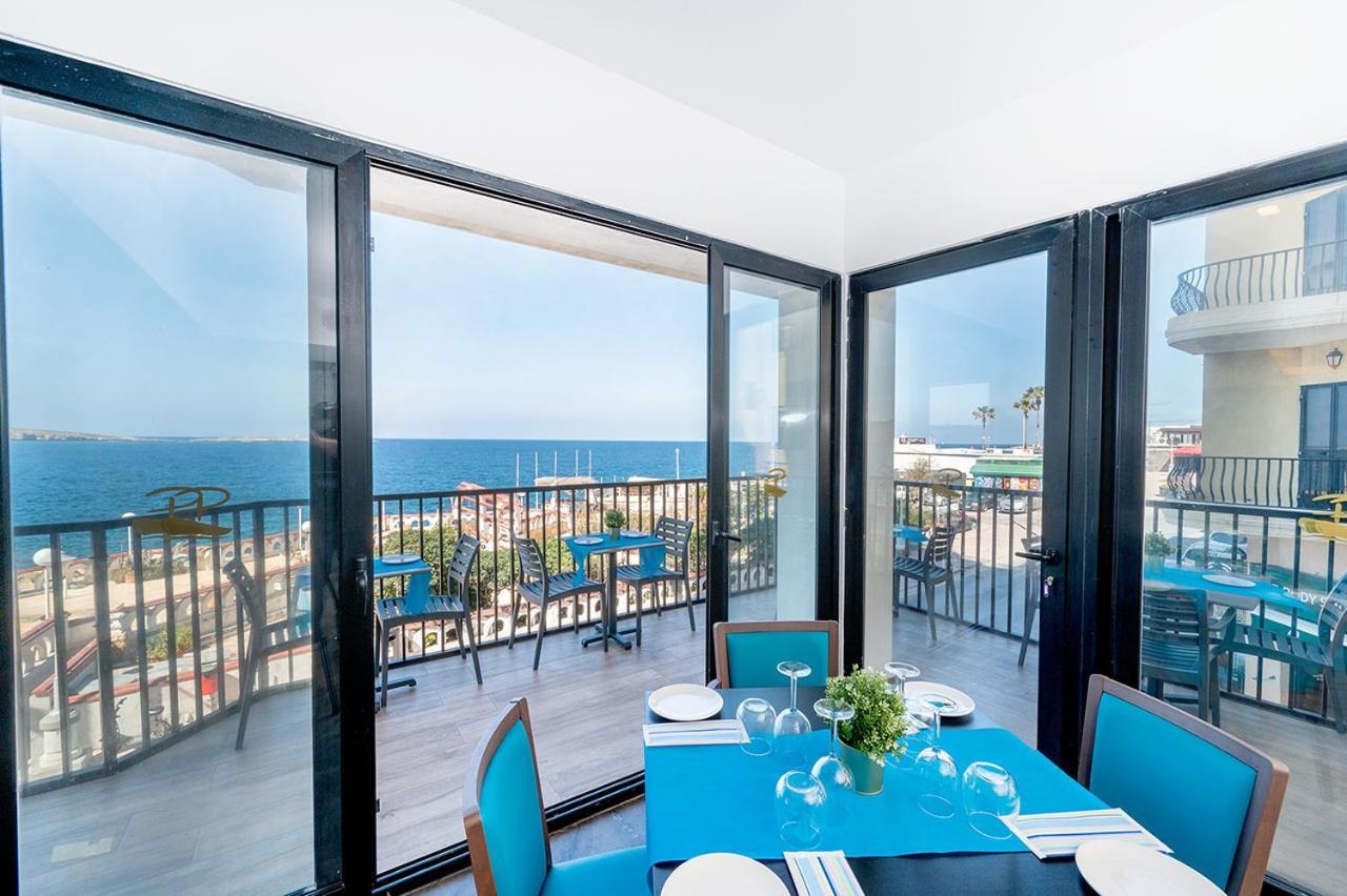 Islet Promenade Seafront Penthouse With Breathtaking Seaviews And Private Hot Tub On The Large Terrace By Getawaysmalta Apartament St. Paul's Bay