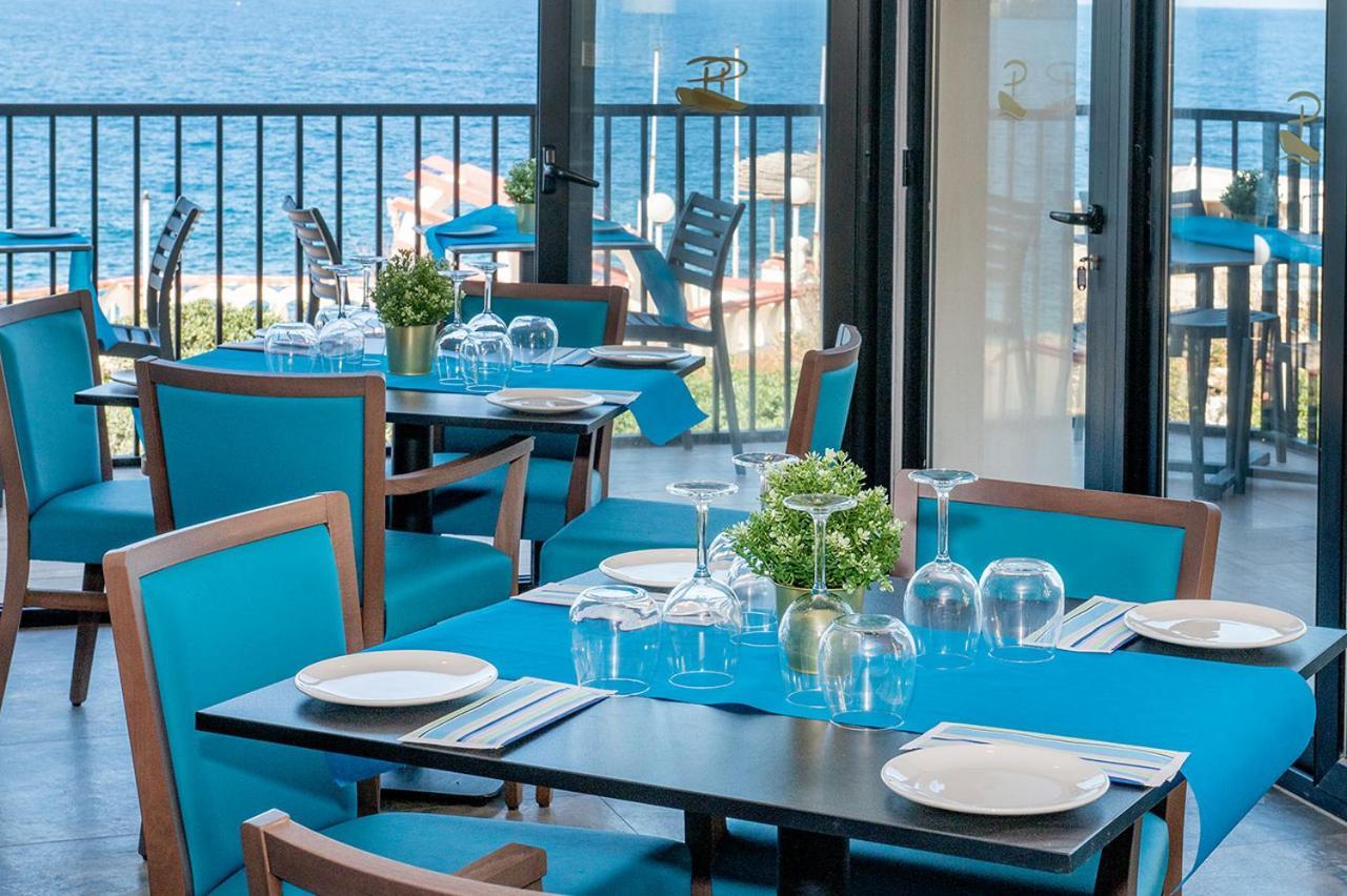 Islet Promenade Seafront Penthouse With Breathtaking Seaviews And Private Hot Tub On The Large Terrace By Getawaysmalta * St. Paul's Bay